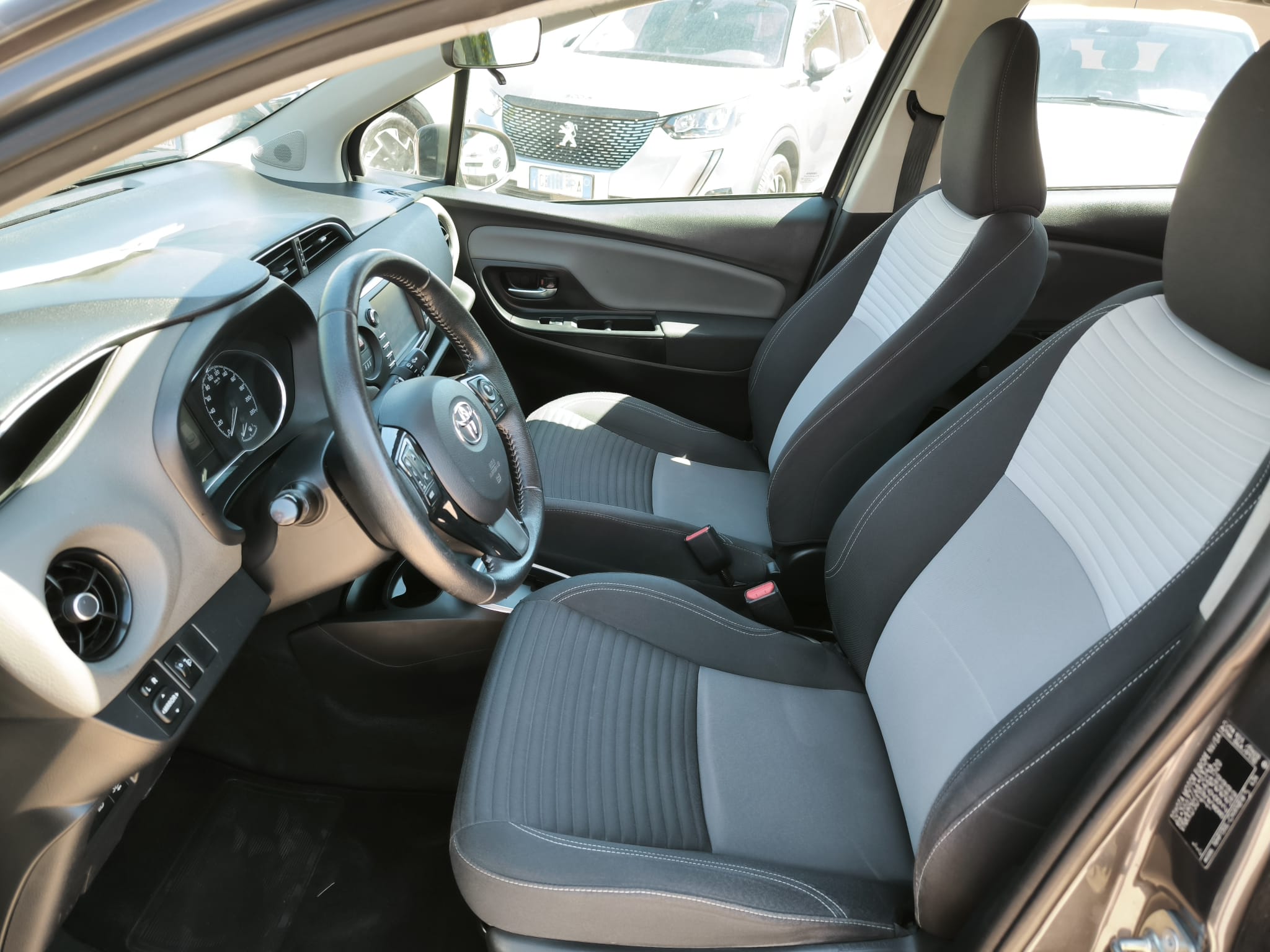 Toyota Yaris 1.5 Hybrid 5 porte Business