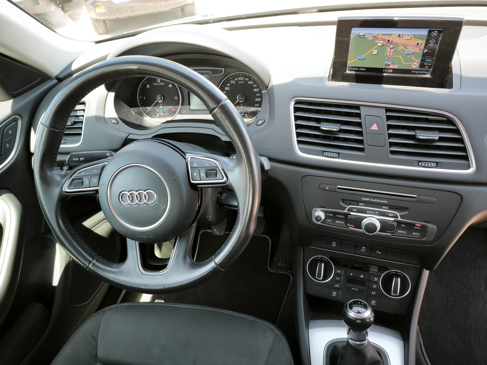 Audi Q3 2.0 TDI 120 CV Business