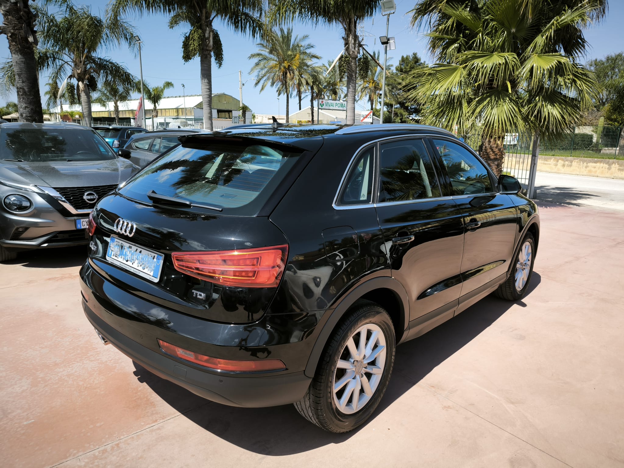 Audi Q3 2.0 TDI 120 CV Business