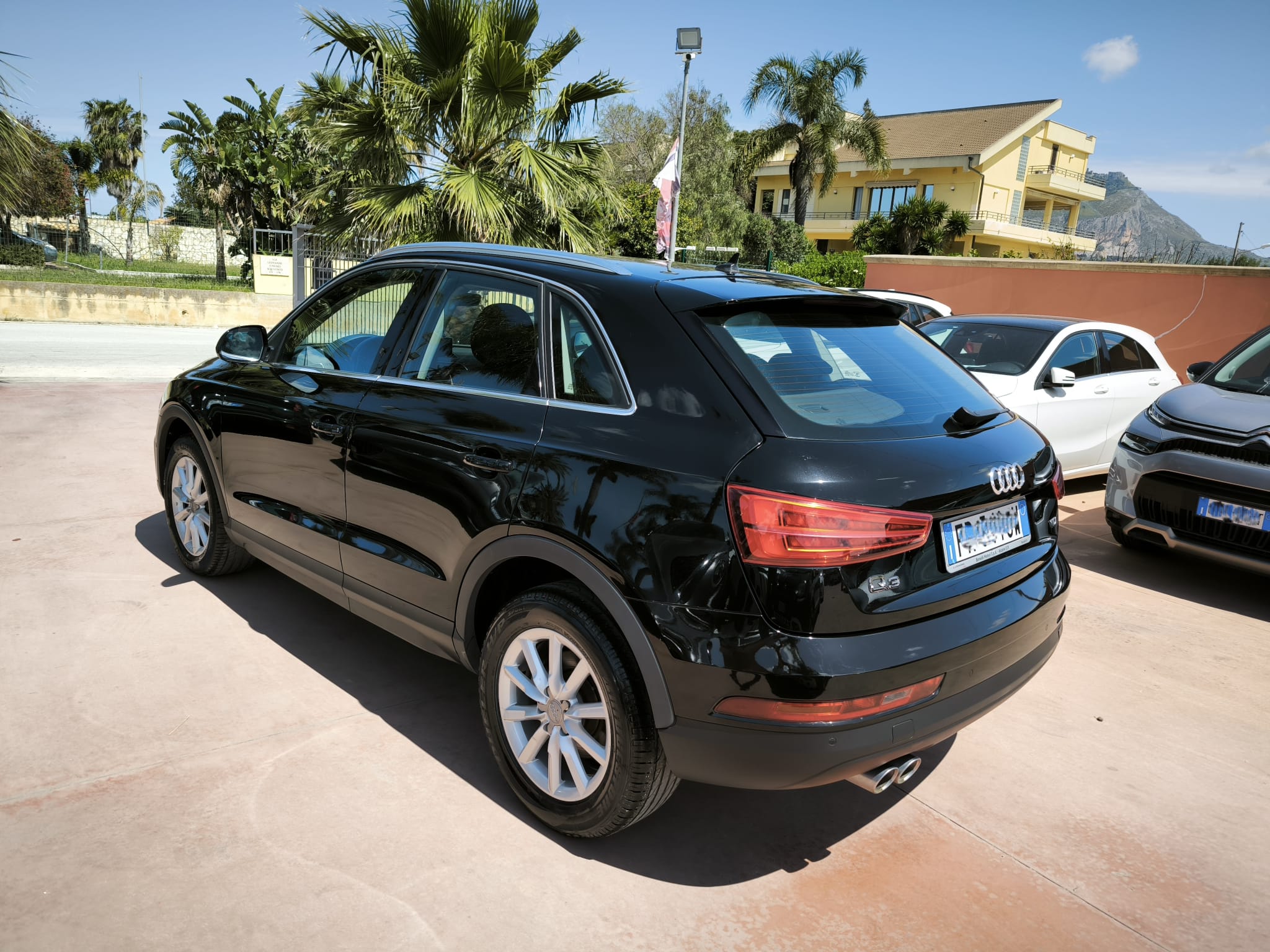Audi Q3 2.0 TDI 120 CV Business