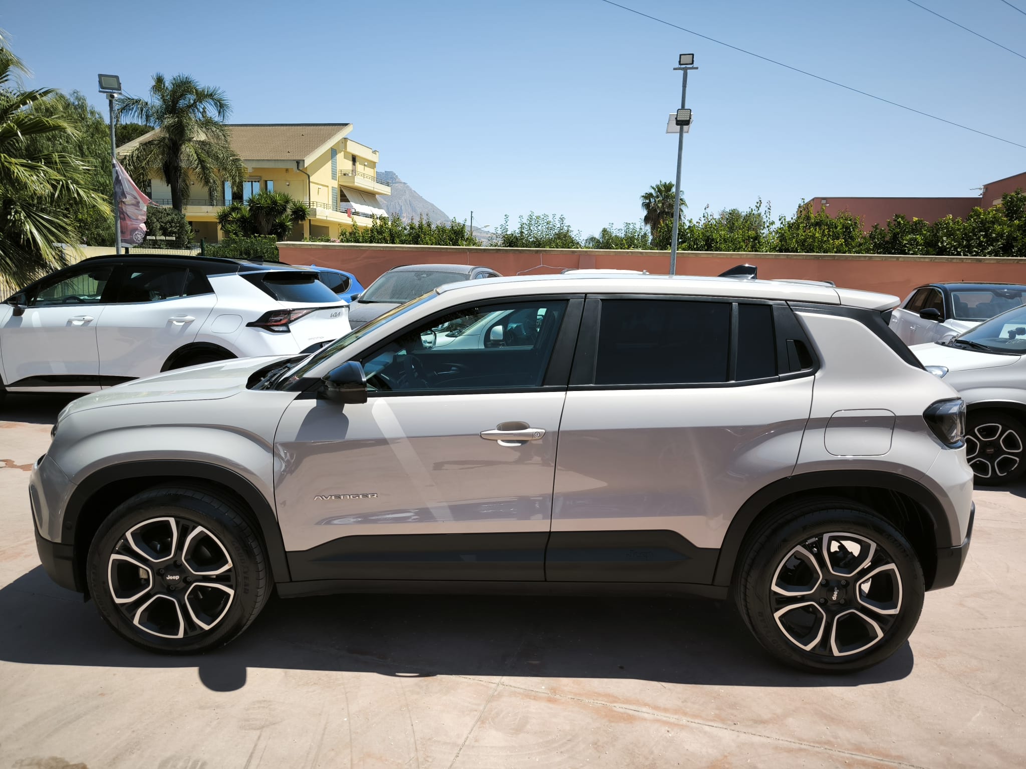 Jeep Avenger 1.2 Turbo 100 CV Summit