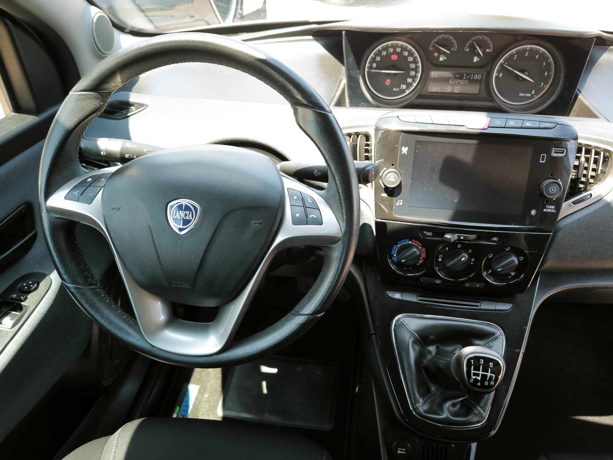 Lancia Ypsilon 1.0 FireFly 5 porte S&S Hybrid Gold