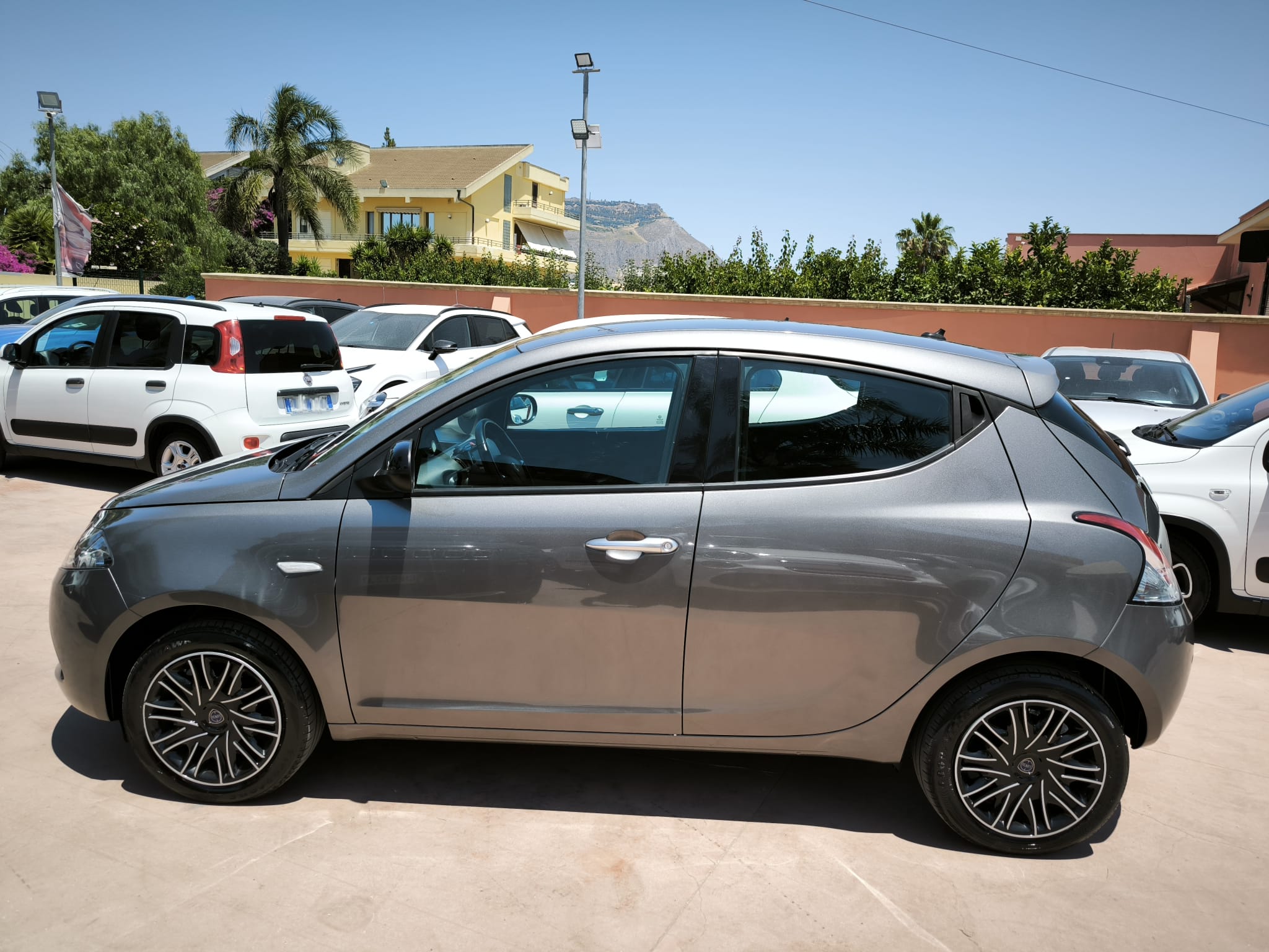Lancia Ypsilon 1.0 FireFly 5 porte S&S Hybrid Gold