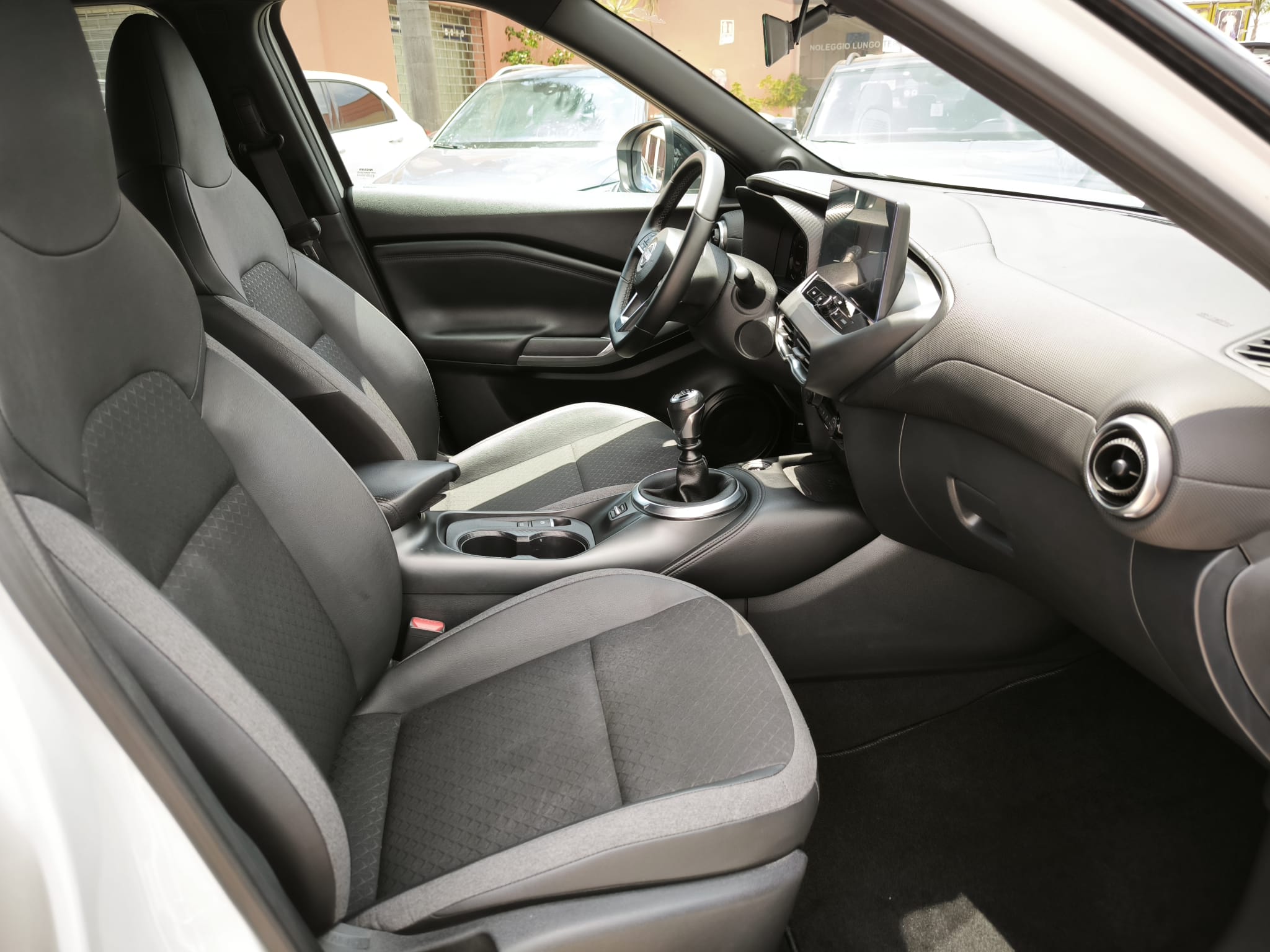 Nissan Juke 1.0 DIG-T 114 CV N-Connecta