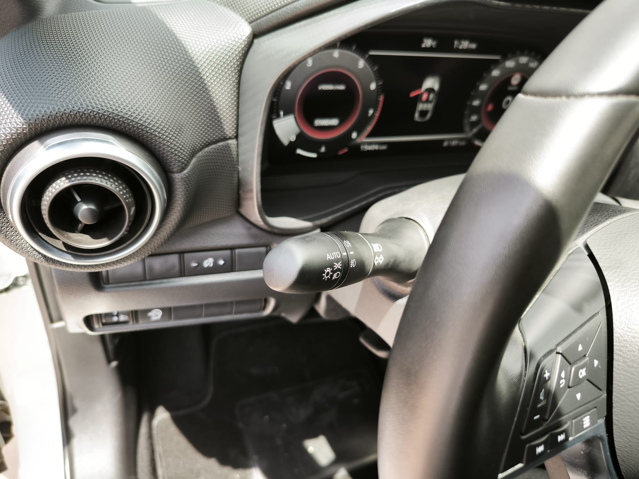 Nissan Juke 1.0 DIG-T 114 CV N-Connecta