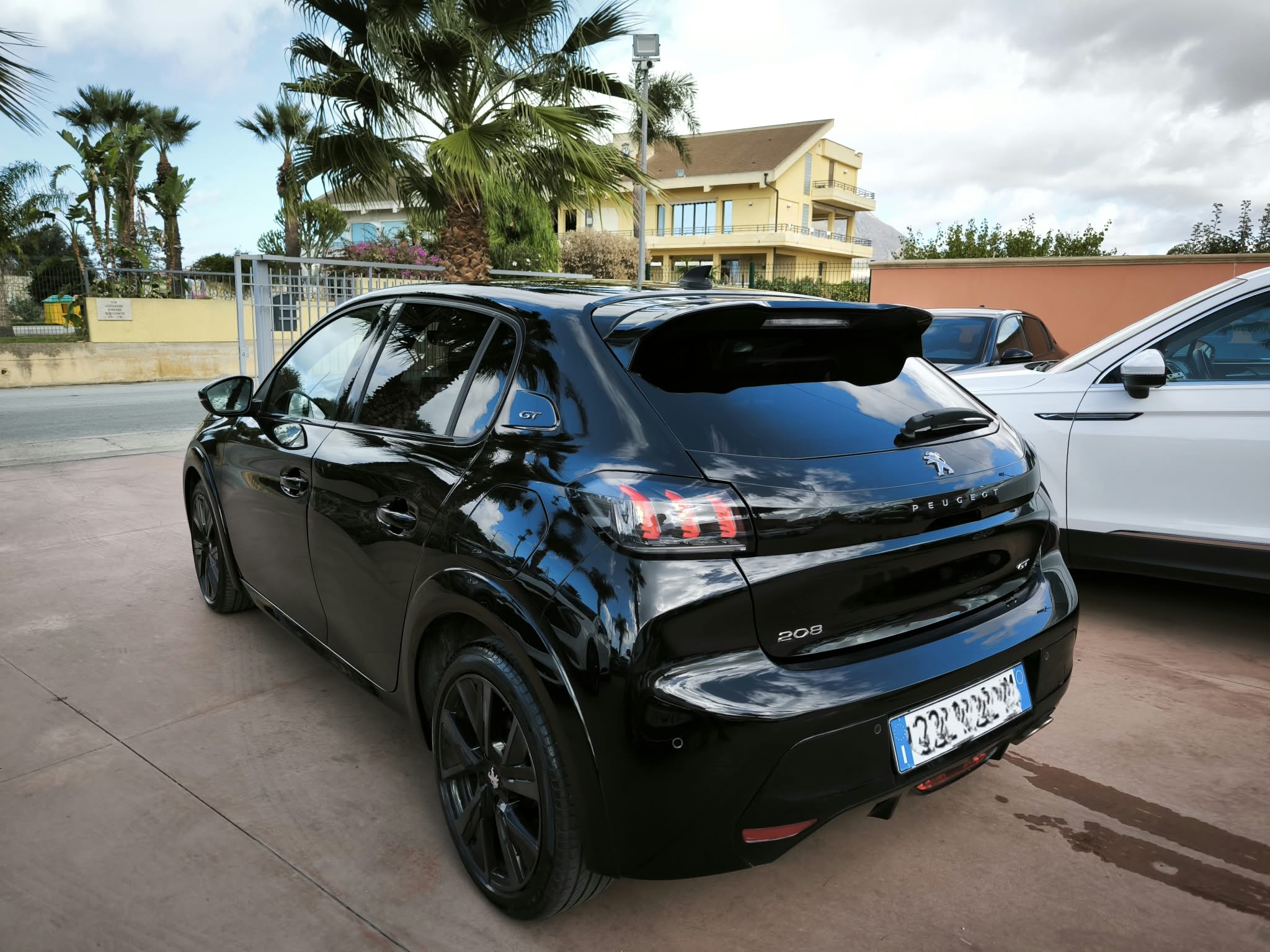 Peugeot 208 PureTech 130 Stop&Start EAT8 5 porte GT