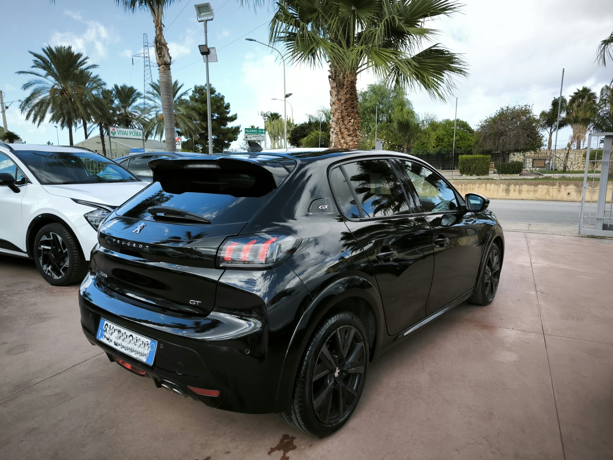 Peugeot 208 PureTech 130 Stop&Start EAT8 5 porte GT