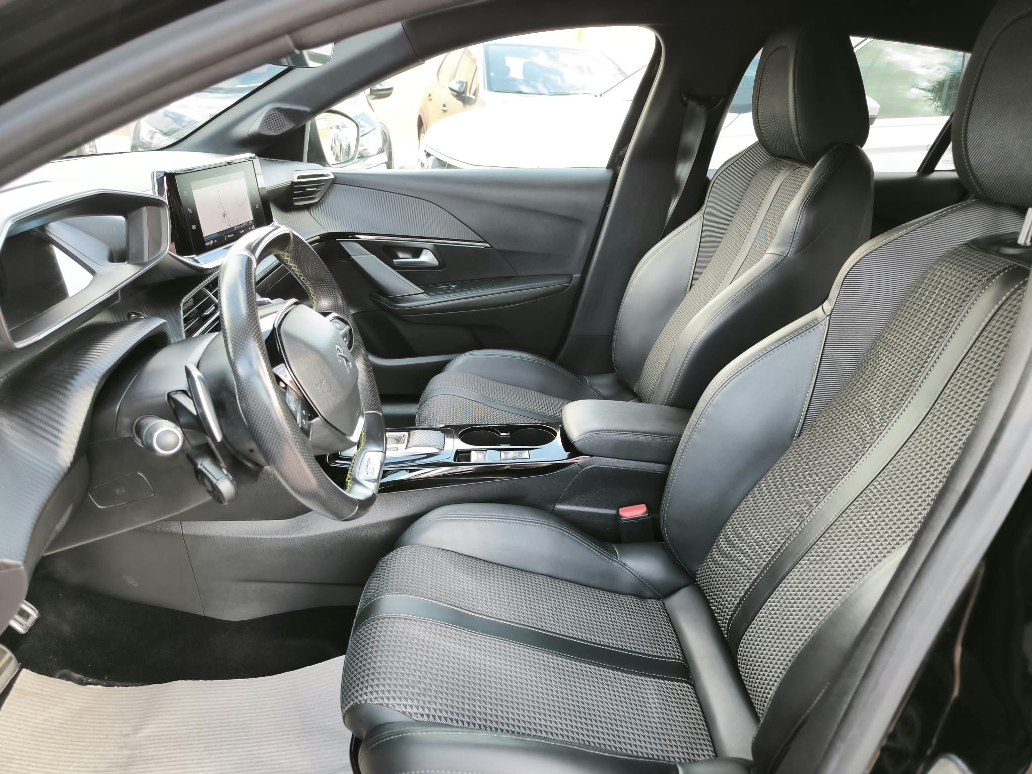 Peugeot 208 PureTech 130 Stop&Start EAT8 5 porte GT