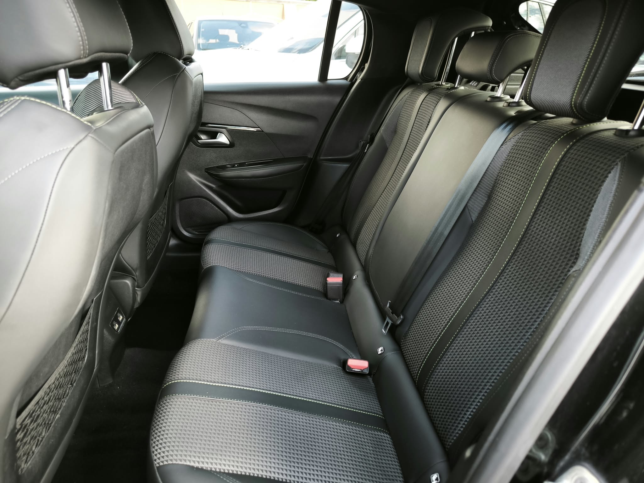 Peugeot 208 PureTech 130 Stop&Start EAT8 5 porte GT